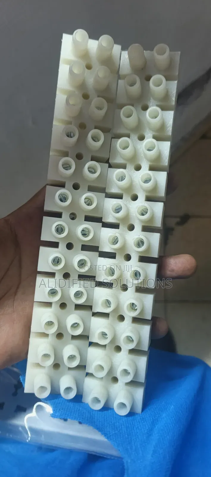 100a Strip Connector