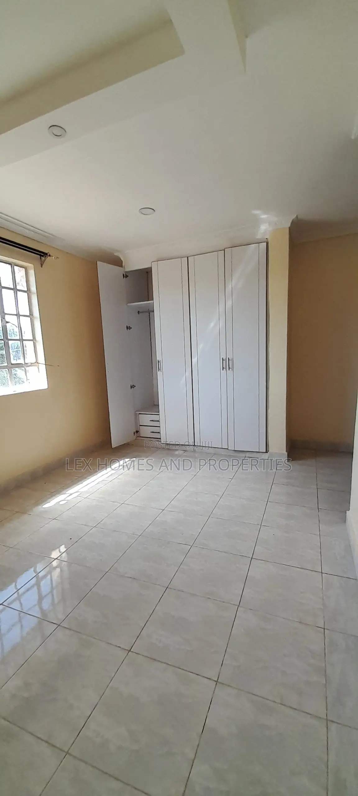 5bdrm Villa in NkaiMurunya for sale
