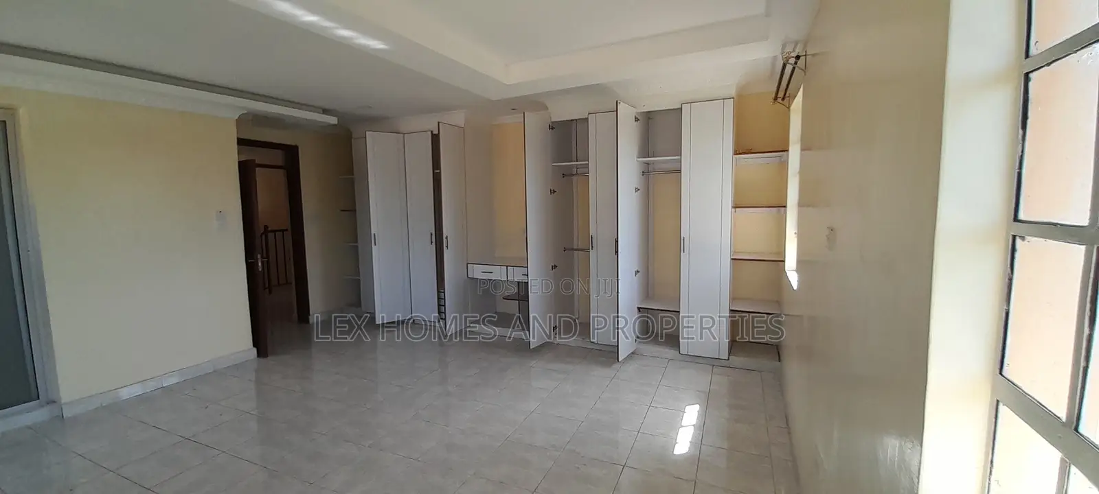 5bdrm Villa in NkaiMurunya for sale