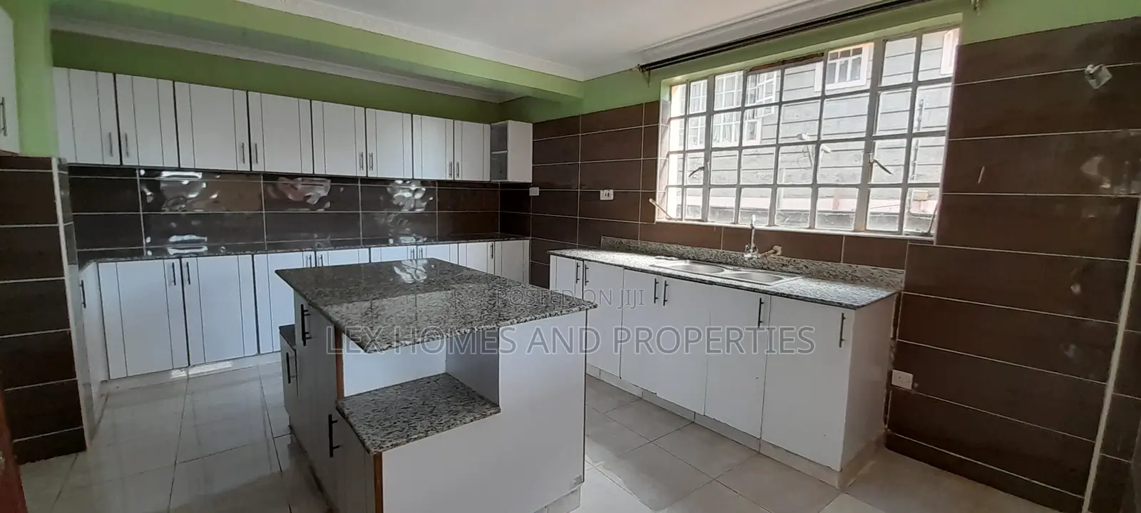 5bdrm Villa in NkaiMurunya for sale