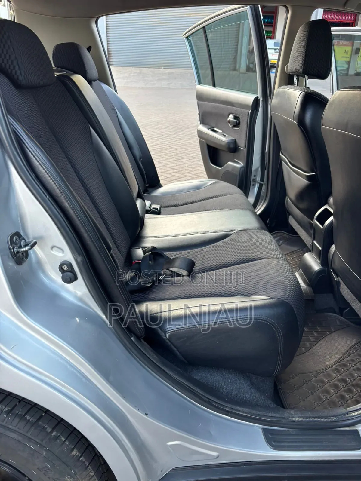 Nissan Tiida 2011 Gray