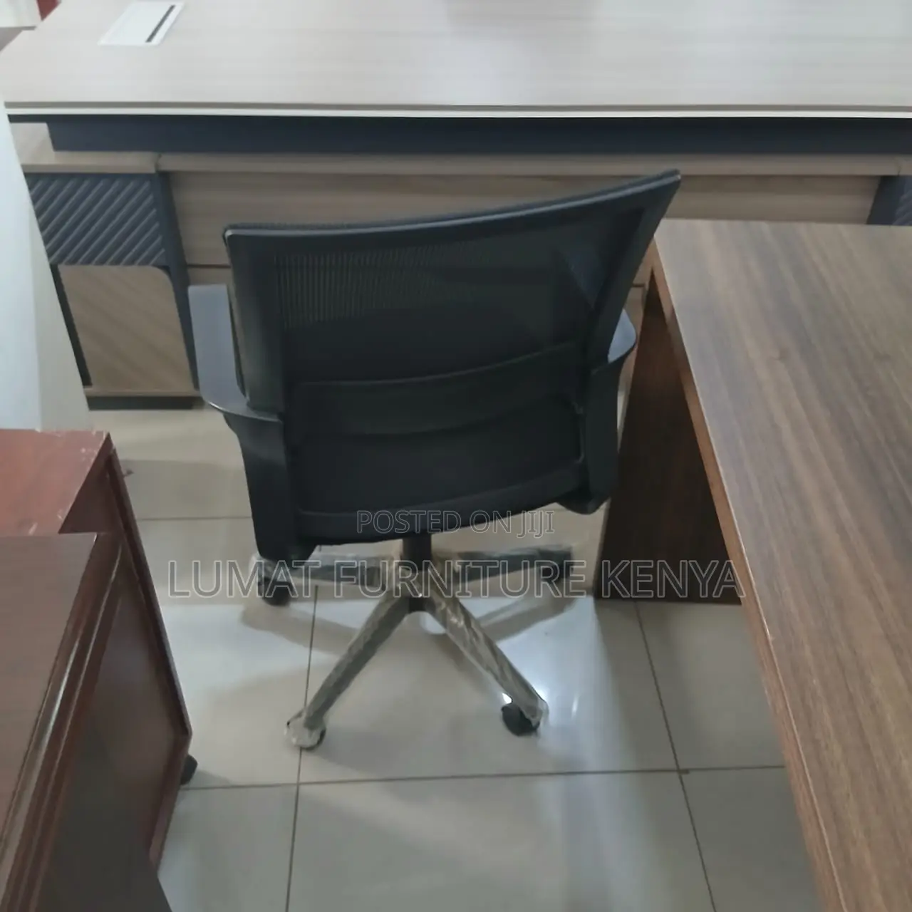 Modern Staff Captain Mesh Office Seat