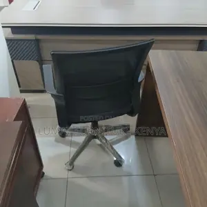 Modern Staff Captain Mesh Office Seat