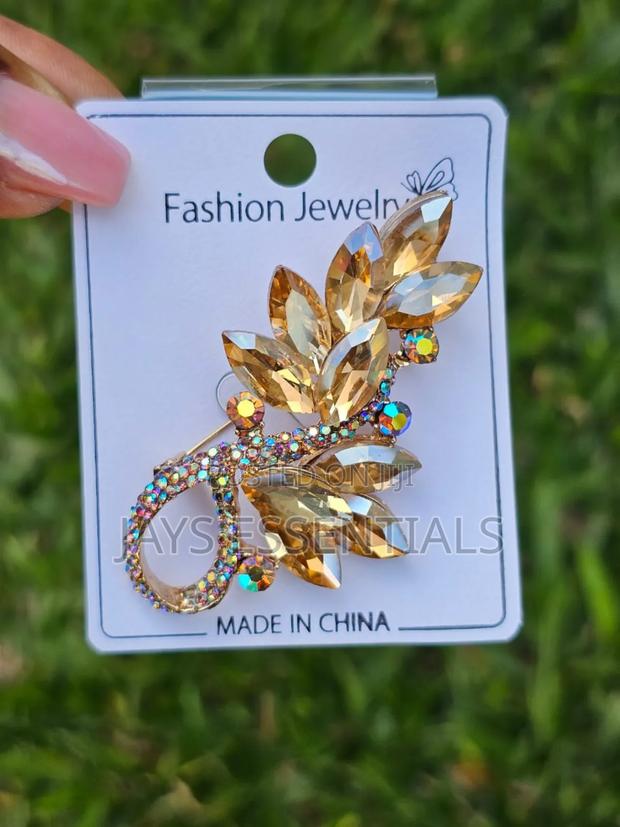 Simple and Elegant Brooches - thumbnail 6