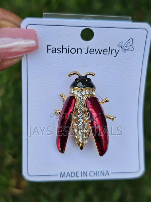 Simple and Elegant Brooches - thumbnail 9