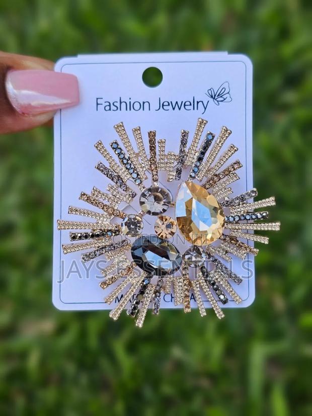 Simple and Elegant Brooches - thumbnail 15