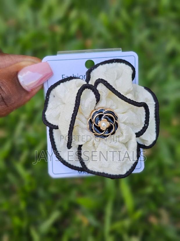 Simple and Elegant Brooches - thumbnail 16