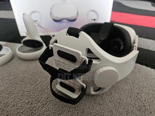 Oculus Quest 2 256gb With Power Bank Holder - thumbnail 2