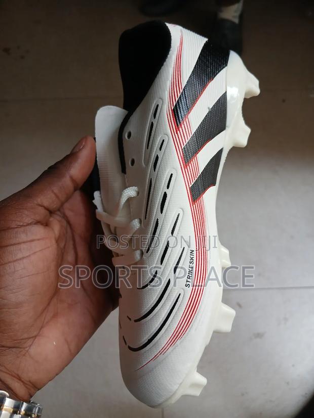 Crimson Predator Soccer Boots for Kids - thumbnail 2