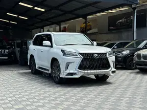 Lexus LX 2017 White