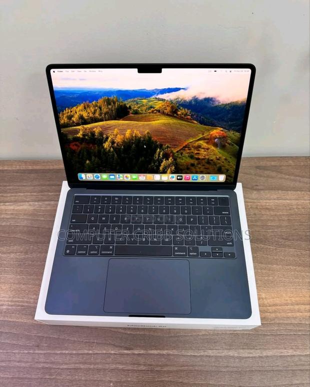 Laptop Apple MacBook Air 2023 M2 8GB Apple M2 SSD 256GB
