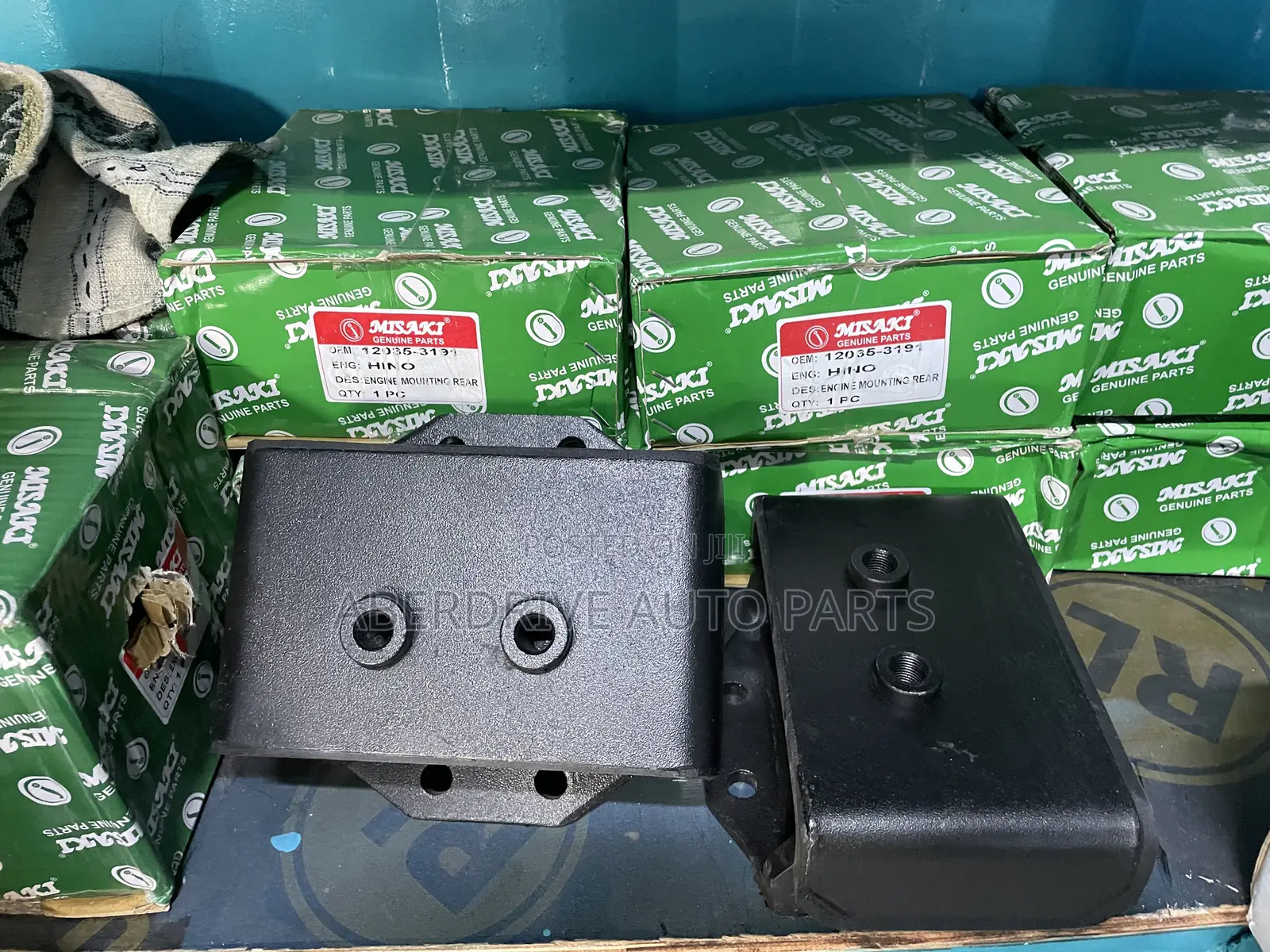 Gearbox Mounting Hino 700