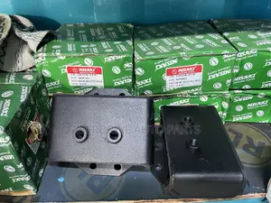 Gearbox Mounting Hino 700