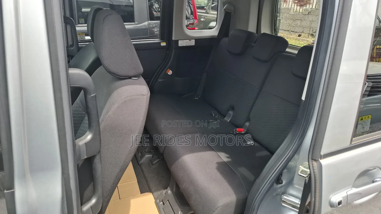 Toyota Roomy 1.0 FWD 2018 Silver