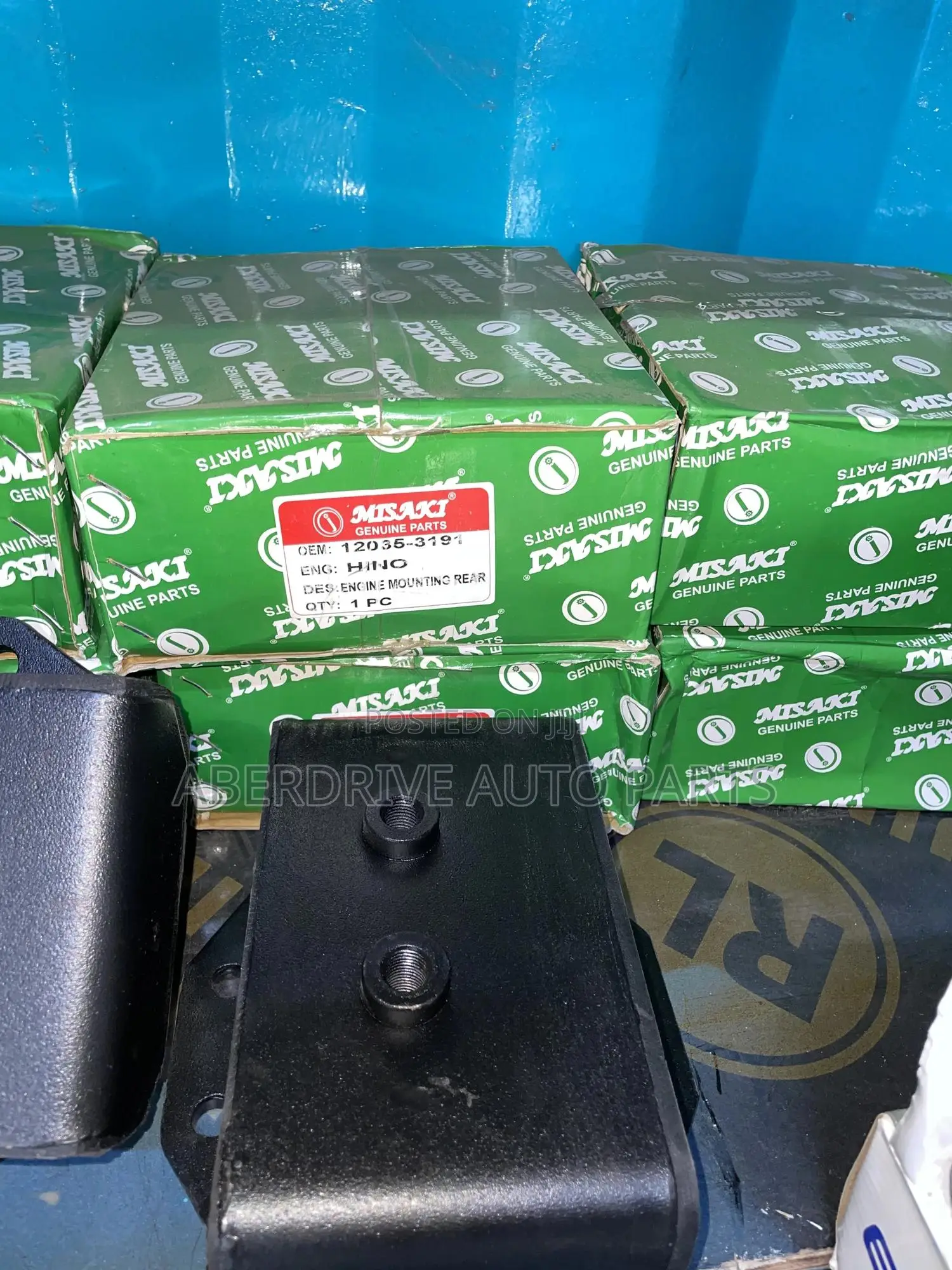 Gearbox Mounting Hino 700