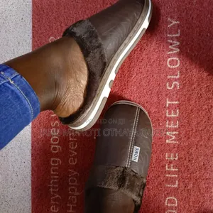 *Comfortable Warm Indoors Shoes