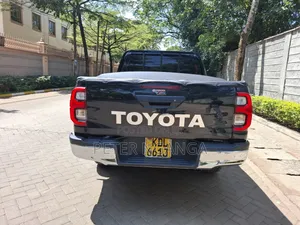 Toyota Hilux Revo Double Cab Deisel 2.8 AWD 2017 Matt Black