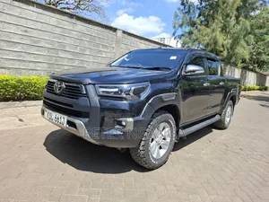 Toyota Hilux Revo Double Cab Deisel 2.8 AWD 2017 Matt Black