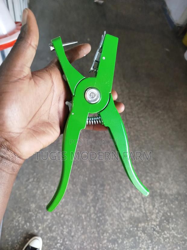 Ear Tag Applicator - thumbnail 3