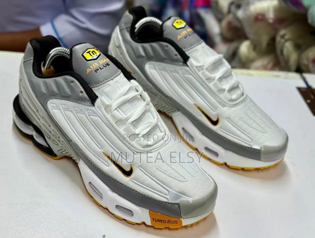 White Cream Nike Tn Plus Sneakers - thumbnail 2