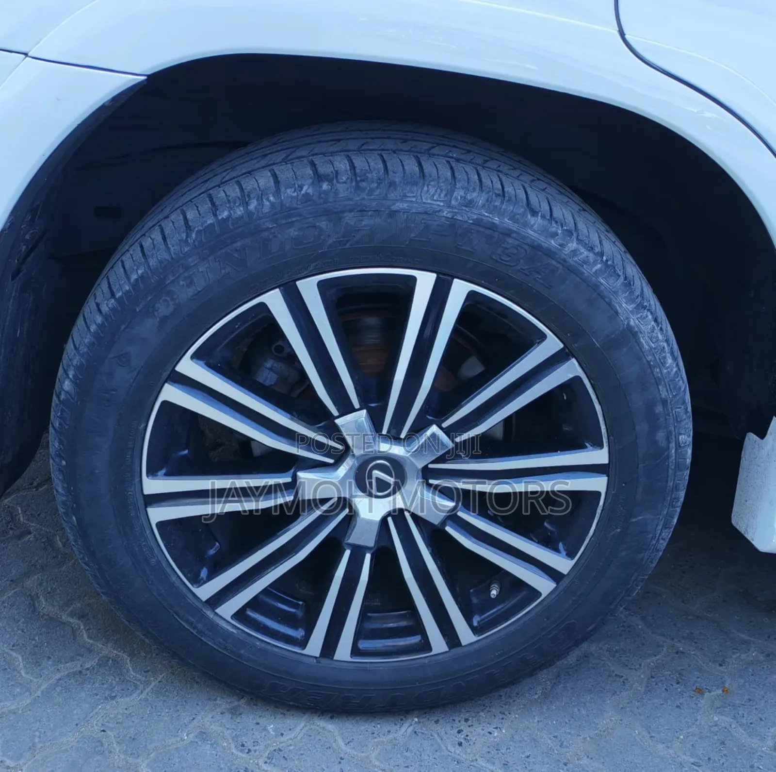 Lexus LX 2018 White