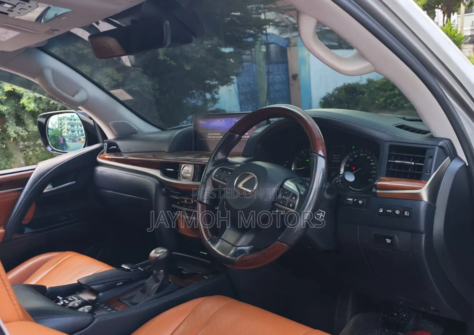 Lexus LX 2018 White