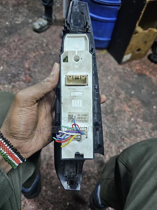 Door Main Switch  Cx5