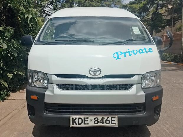 Toyota HiAce 2014 White - main view