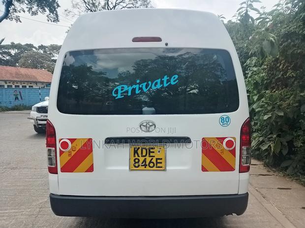 Toyota HiAce 2014 White - thumbnail 2