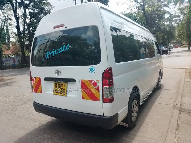 Toyota HiAce 2014 White - thumbnail 3