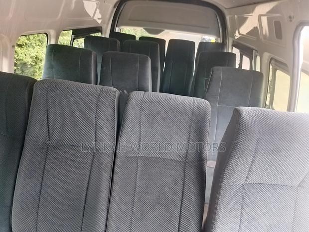 Toyota HiAce 2014 White - thumbnail 5