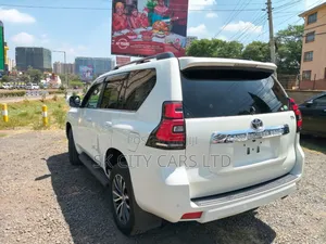 Toyota Land Cruiser Prado 2.8 2018 White