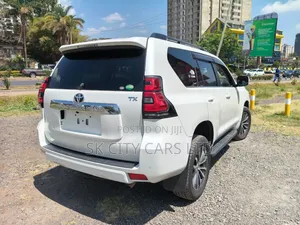 Toyota Land Cruiser Prado 2.8 2018 White