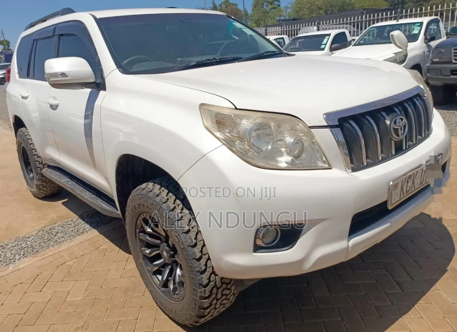 Toyota Land Cruiser Prado 2011 White