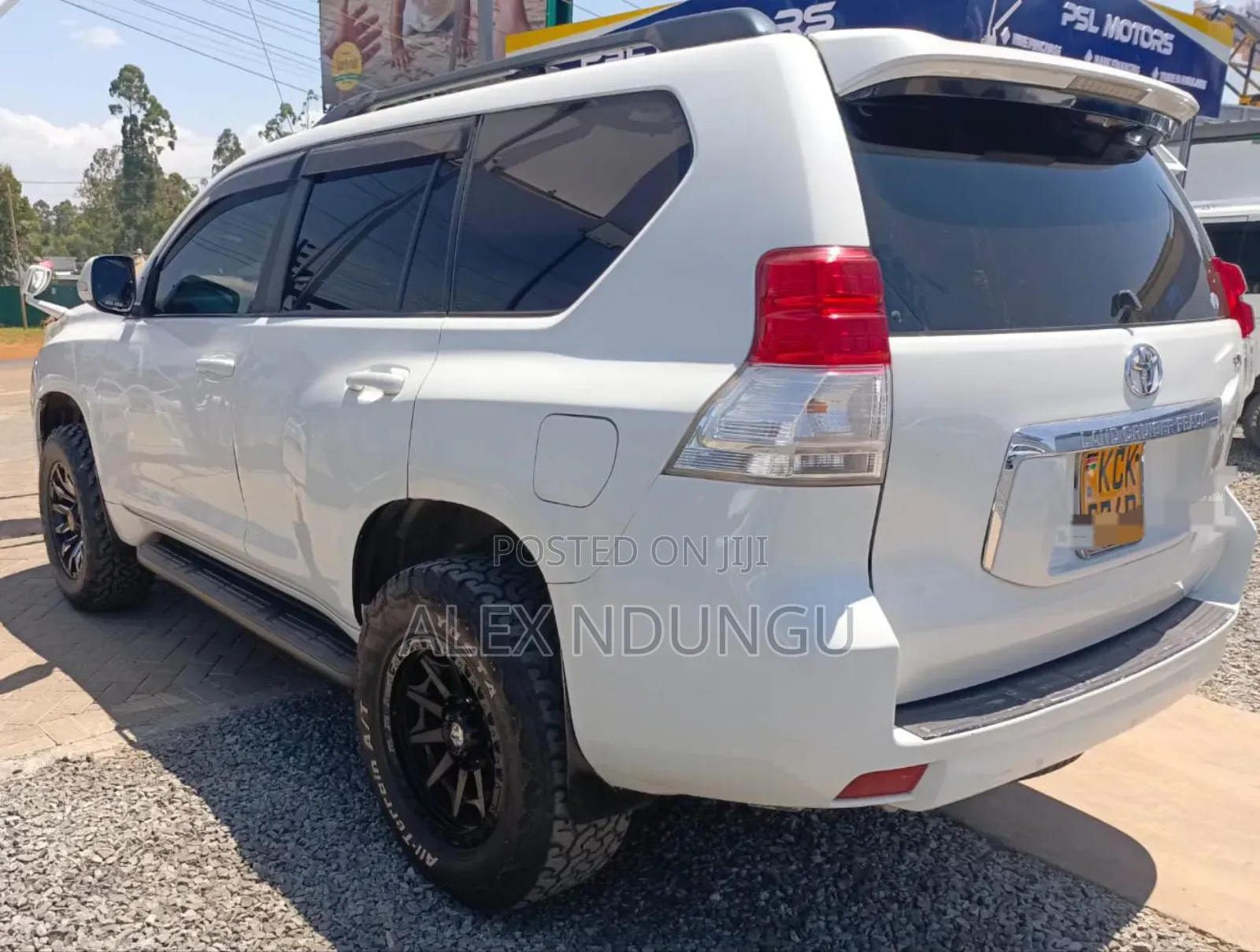Toyota Land Cruiser Prado 2011 White