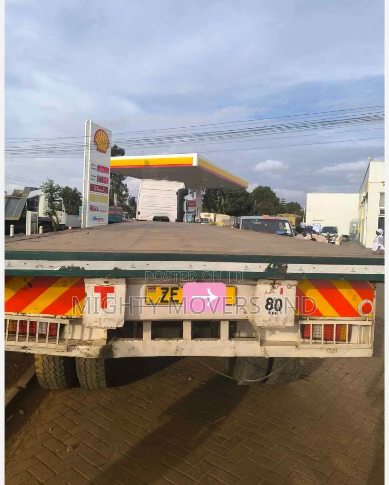 Flat Bed Trailers for Jobs and Errands Services Are Available
