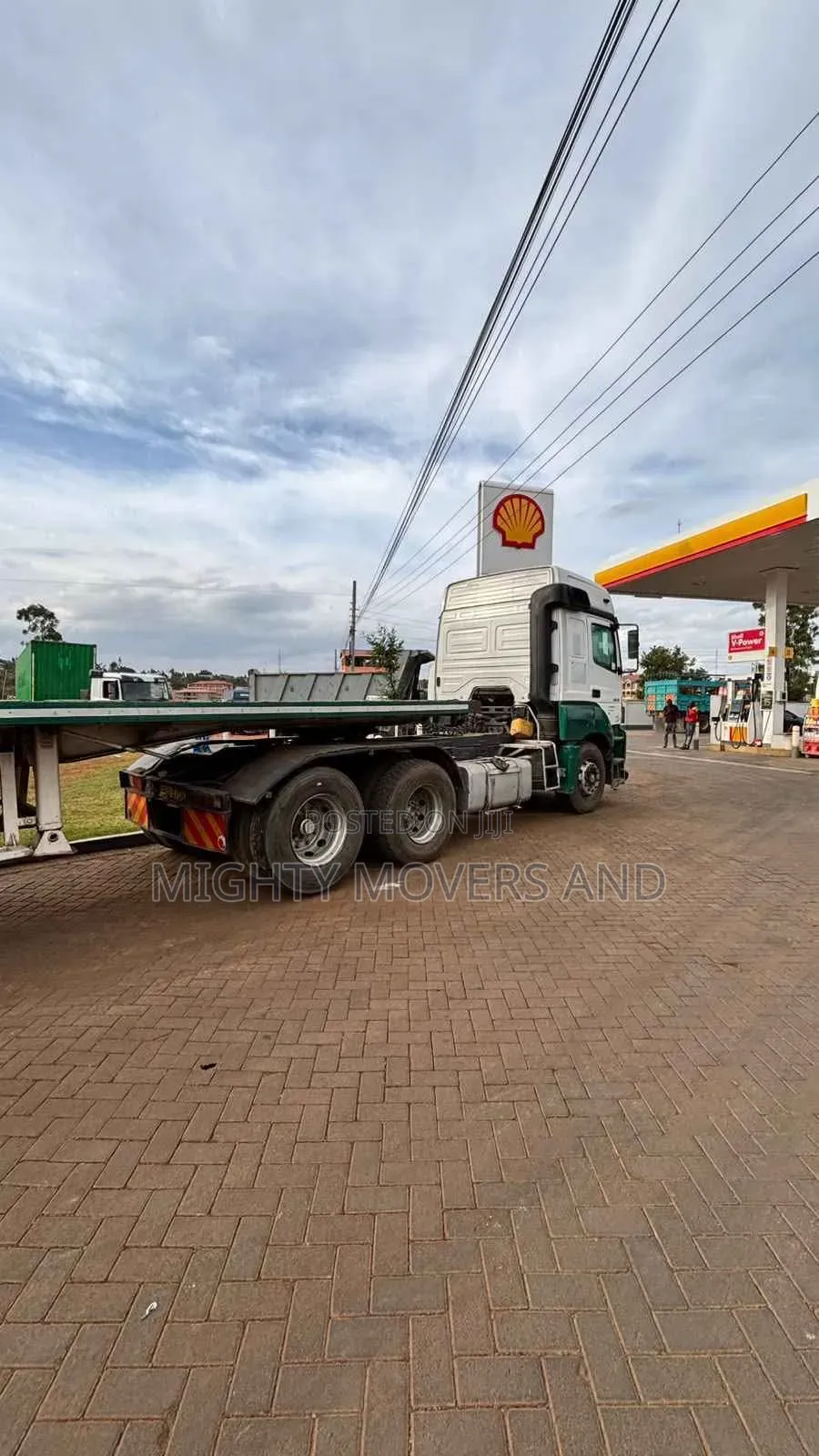 Flat Bed Trailers for Jobs and Errands Services Are Available