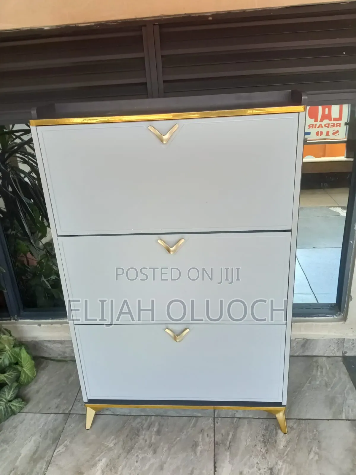 Quality Bucket Flip Shoe Cabinet -
Dimensions: L80cm H120cm W24cm