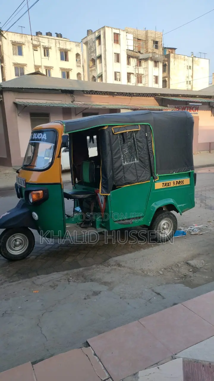 Piaggio 2022 Green