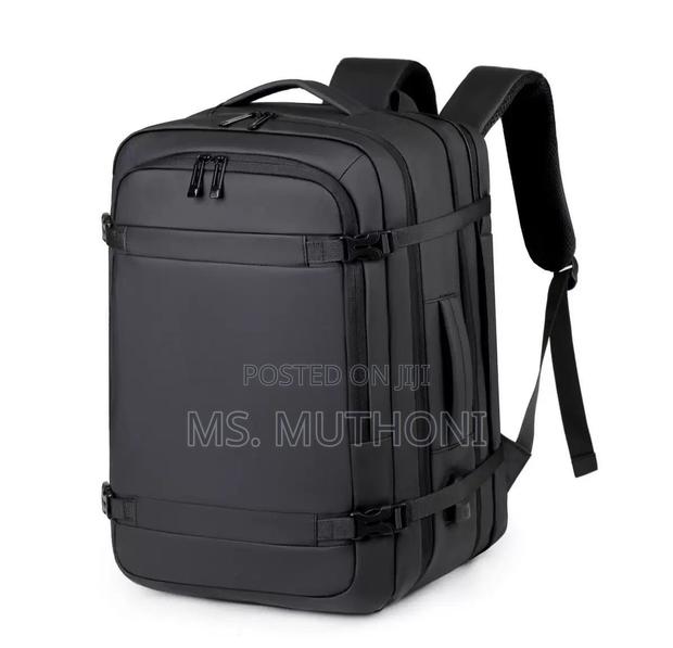 Expandable a Smart, Spacious Backpack for Work, School, and Travel - thumbnail 4