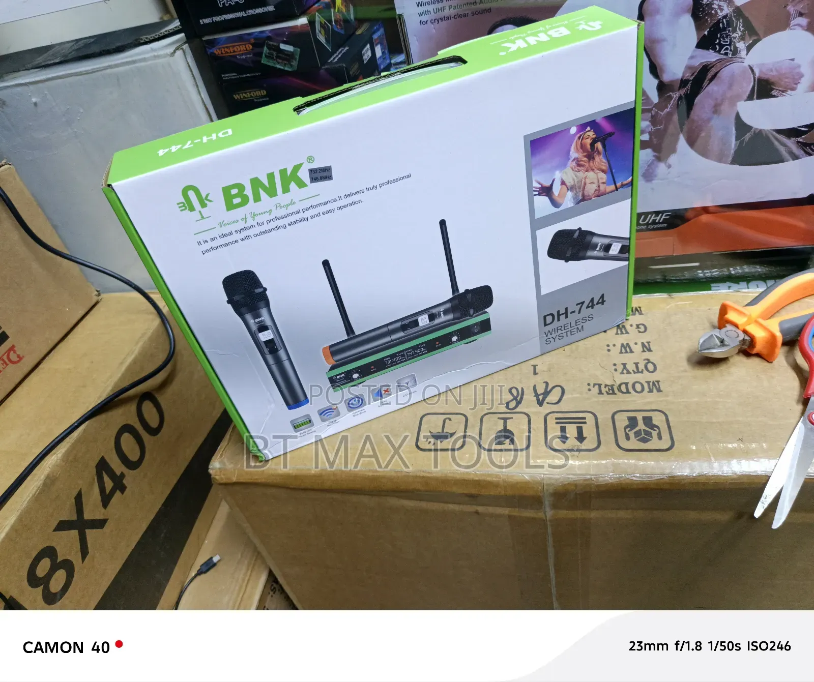 Dh - 744 Professional Wireless Microphone