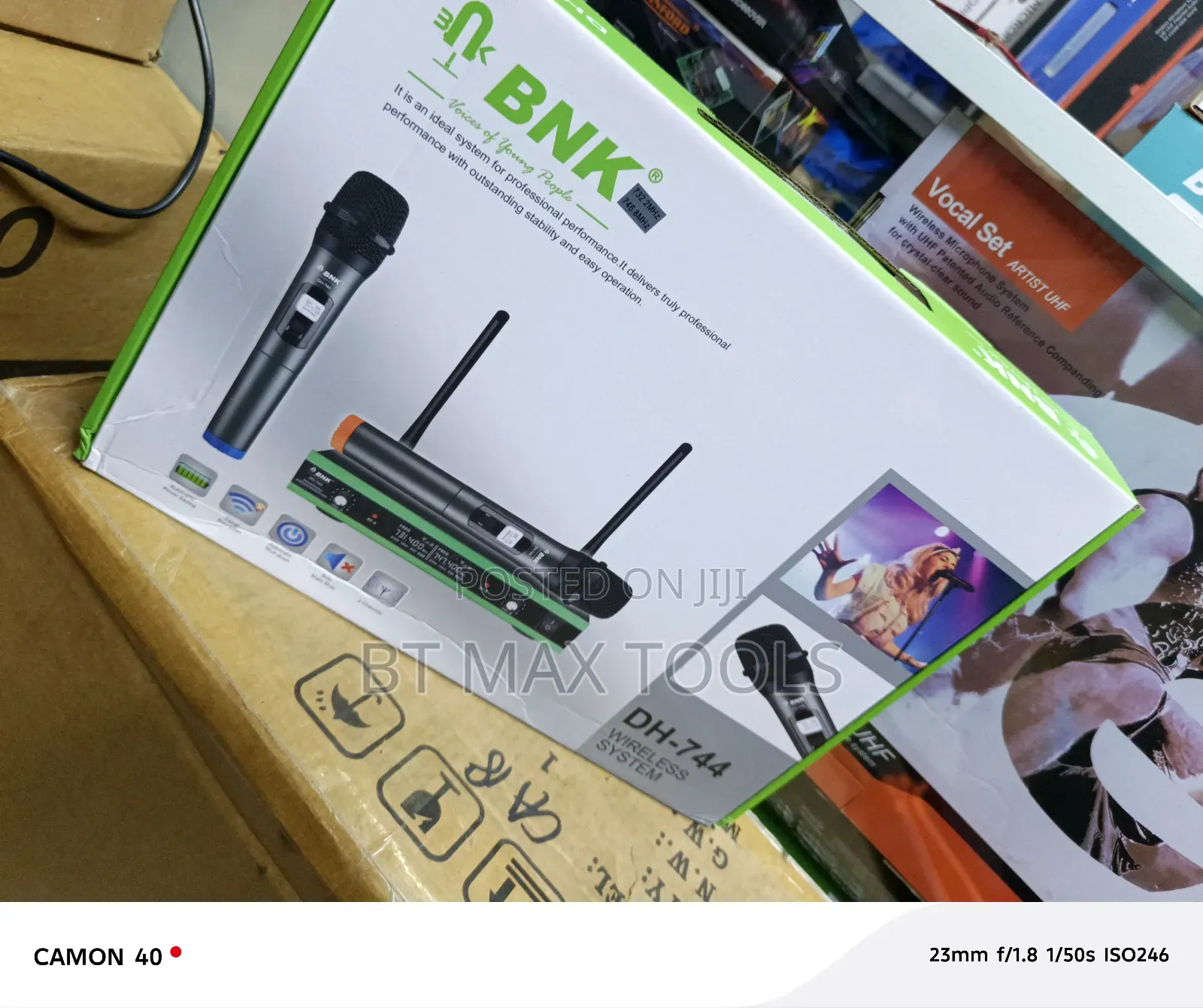 Dh - 744 Professional Wireless Microphone