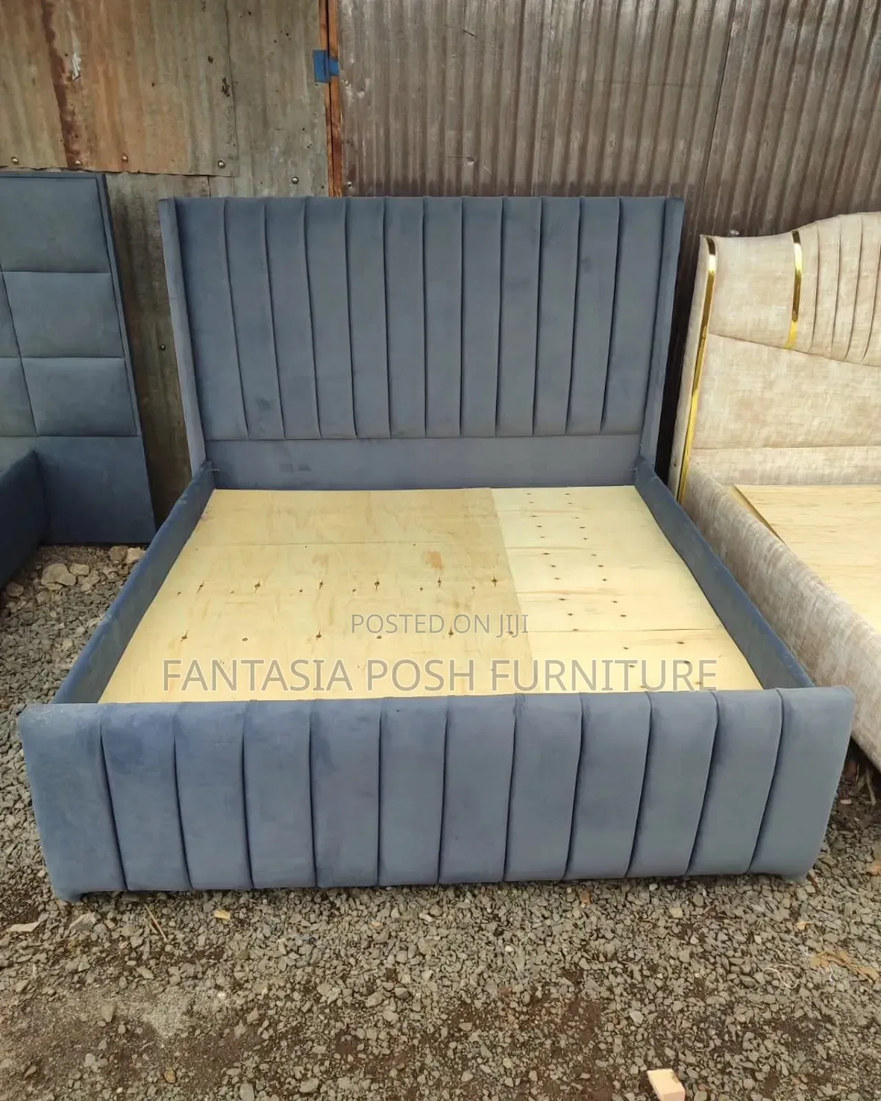 5x6 Vertical Panel Upholstered Chester Bed
