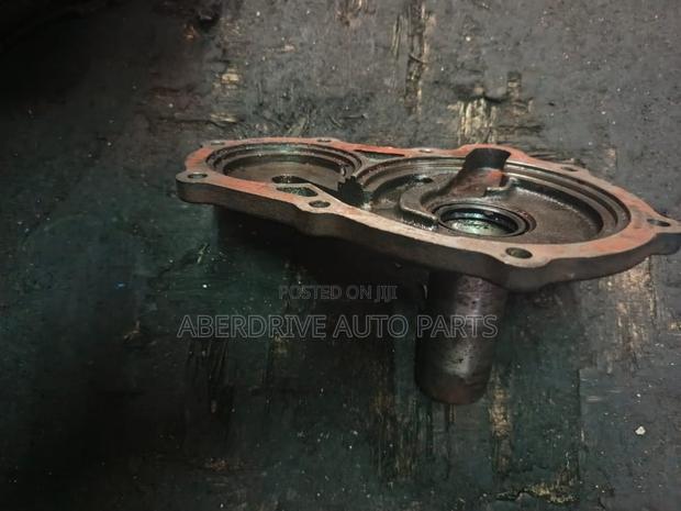 Hino 300 Top-Shaft Housing