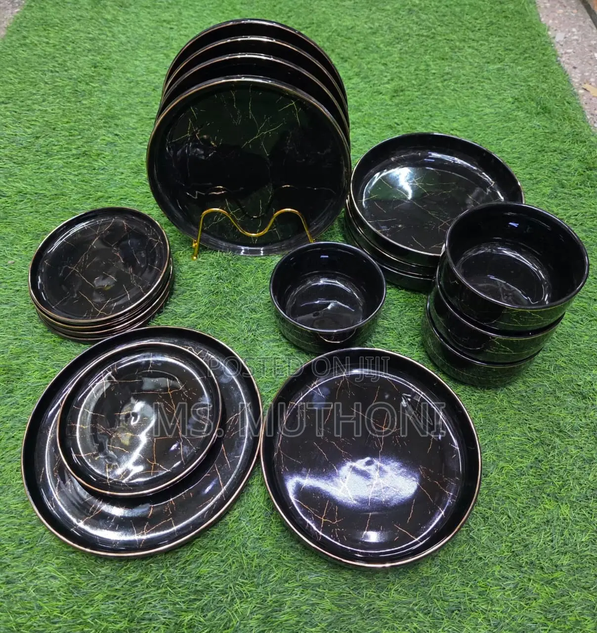 24pcs Black Marble-Patterned European Porcelain Dinner Set (Cupless)