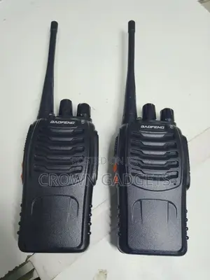 Baofeng Bf-888s Long Range Walkie Talkie Pair With Charger