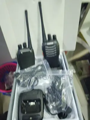 Baofeng Bf-888s Professional Two-Way Radio With Earpieces