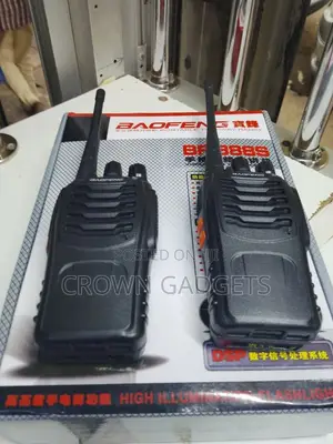 Baofeng Bf-888s Professional Two-Way Radio With Earpieces