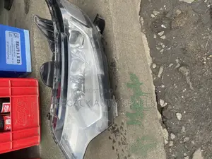 Mitsubishi Outlander Headlight