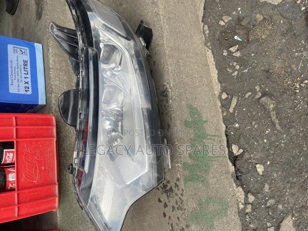Mitsubishi Outlander Headlight